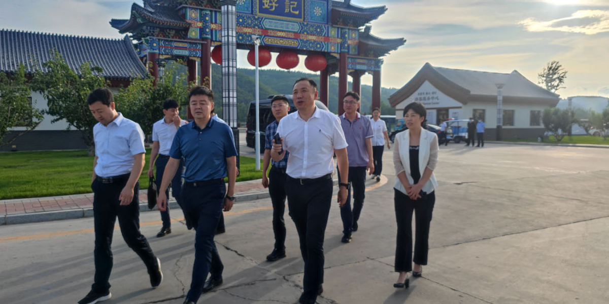 省委組織部在汪清縣委組織部領(lǐng)導(dǎo)的陪同下蒞臨好記公司參觀考察